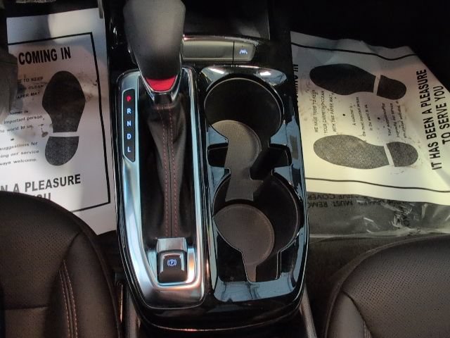 Used 2025 Chevrolet Trax RS w/ Sunroof Package FWD image 27