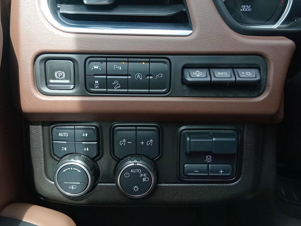 Used 2021 Chevrolet Suburban High Country image 28