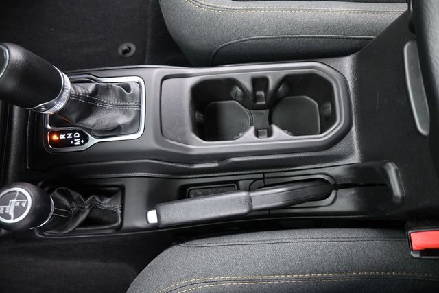 Used 2025 Jeep Wrangler Sport AWD/4WD image 26