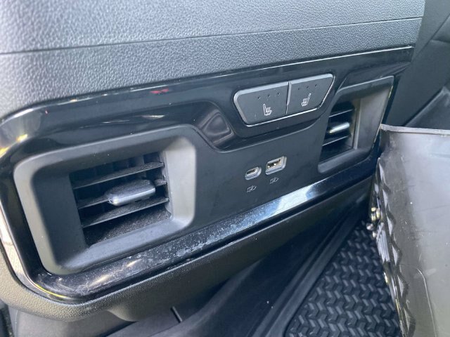 Used 2023 GMC Sierra 1500 AT4 w/ Technology Package AWD/4WD image 13