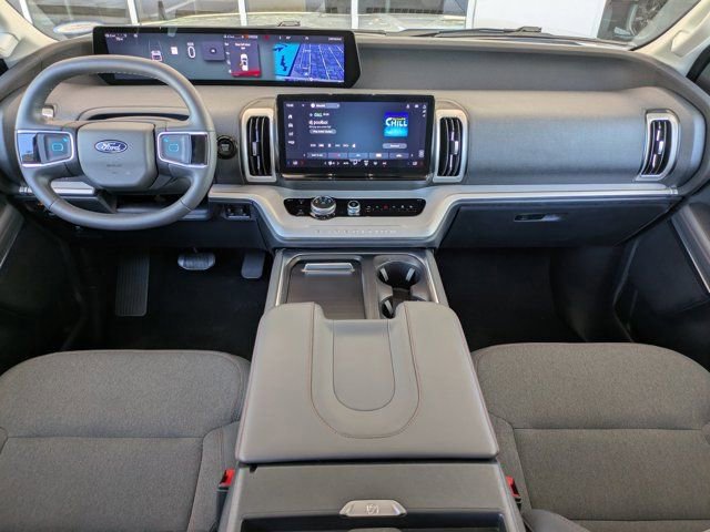 Certified 2025 Ford Expedition Active image 9