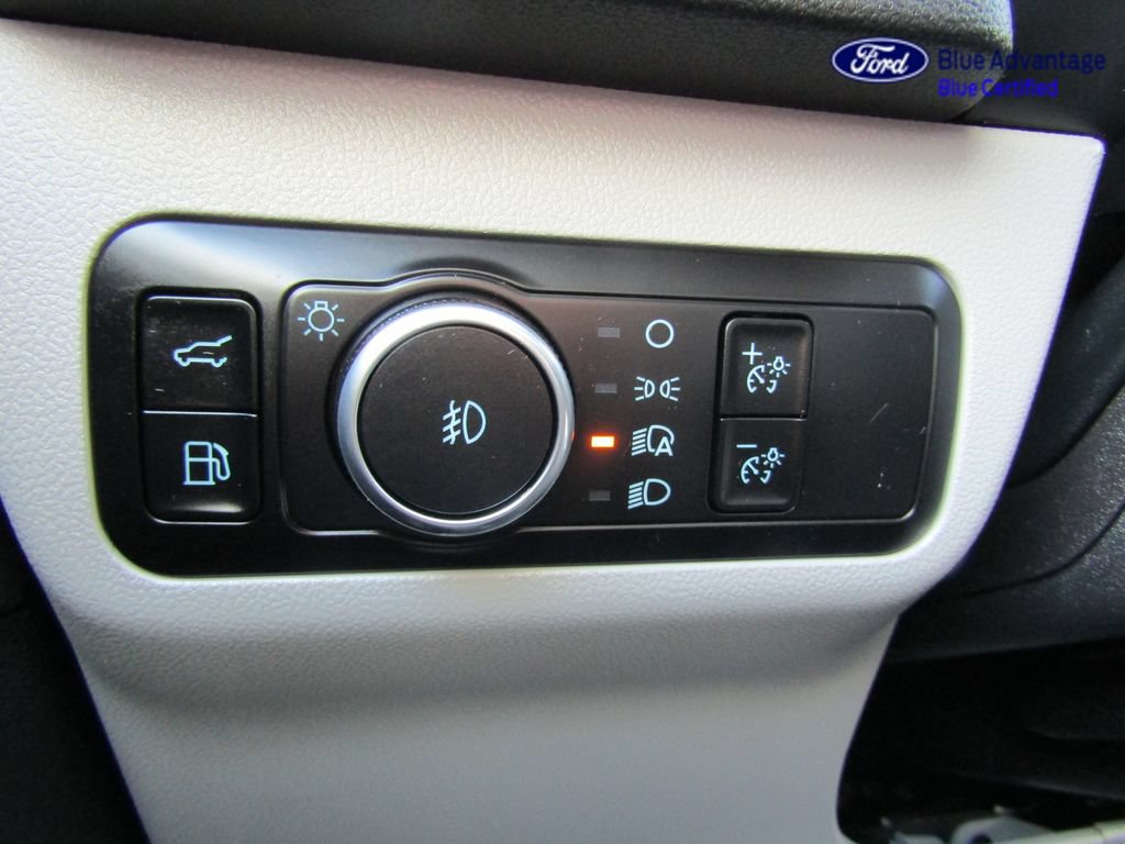 Certified 2025 Ford Escape SE FWD image 27