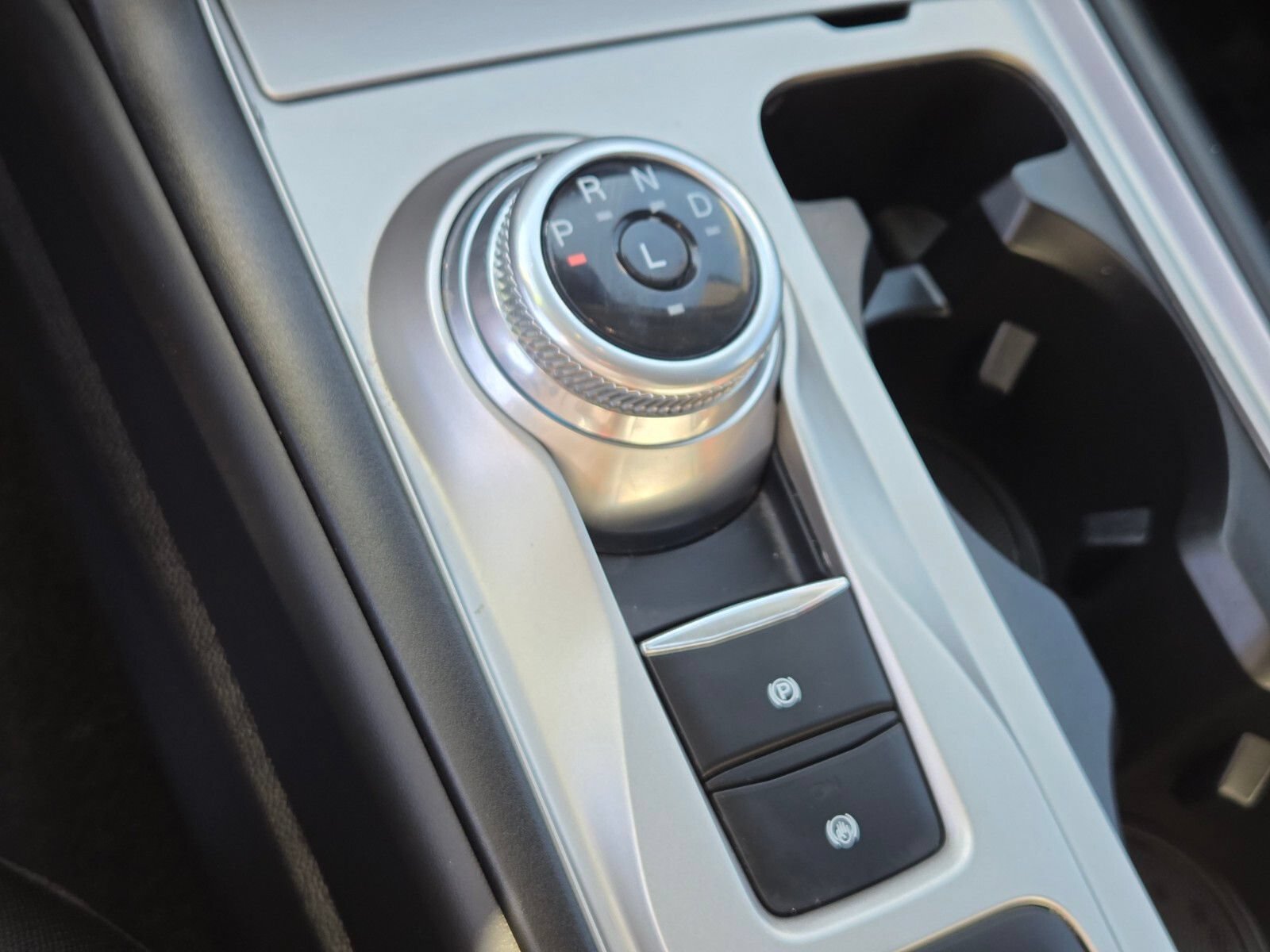 Certified 2021 Ford Explorer XLT RWD image 24