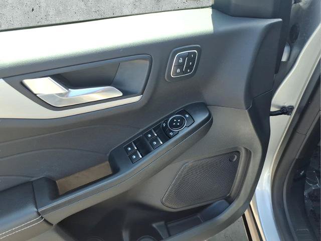 Certified 2023 Ford Escape Platinum AWD/4WD image 20
