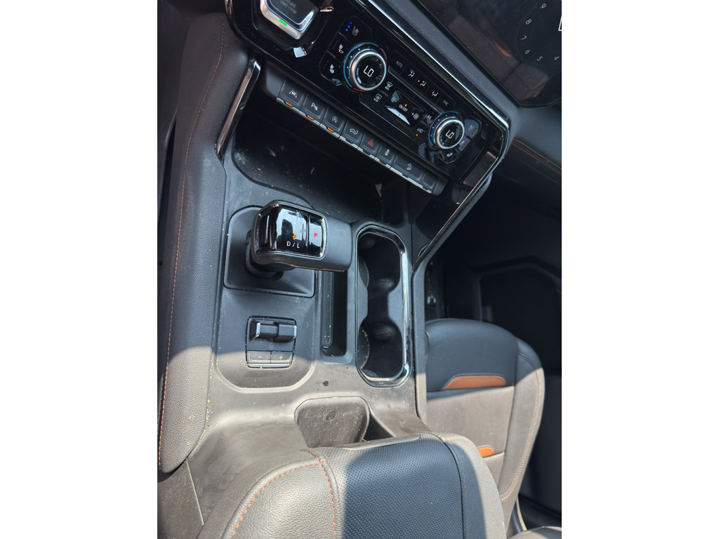 Used 2024 GMC Sierra 1500 AT4 w/ Technology Package AWD/4WD image 12