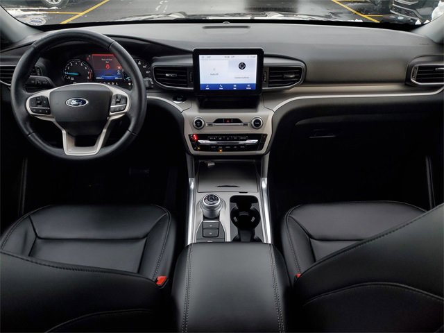 Certified 2022 Ford Explorer XLT w/ Equipment Group 202A image 29