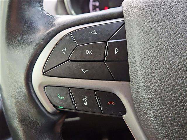 Used 2019 Jeep Grand Cherokee Altitude RWD image 14