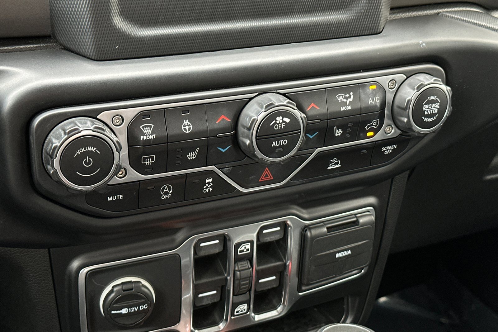 Used 2021 Jeep Gladiator Willys image 18