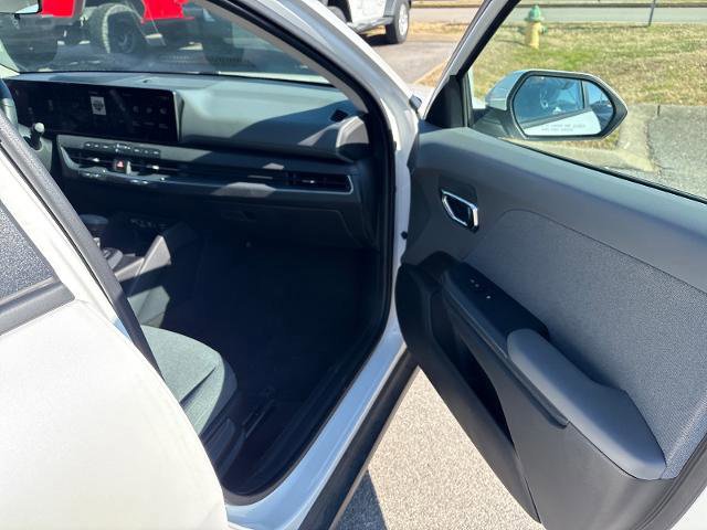 Used 2025 Kia K4 EX image 24