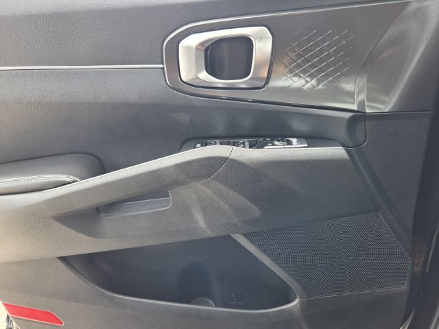 Used 2025 Kia Sorento S w/ Panoramic Sunroof Package FWD image 23