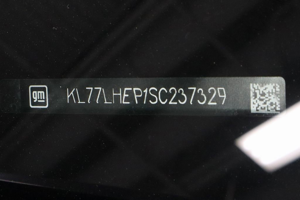 Used 2025 Chevrolet Trax LT w/ LT Convenience Package image 31