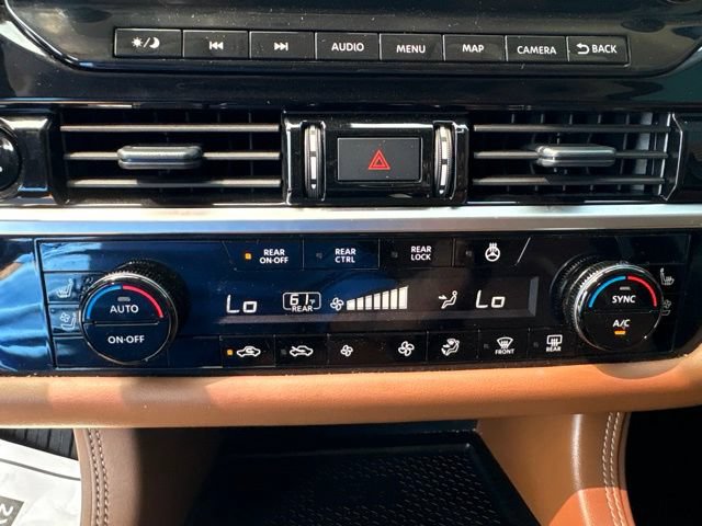 Used 2025 Nissan Pathfinder Platinum FWD image 31