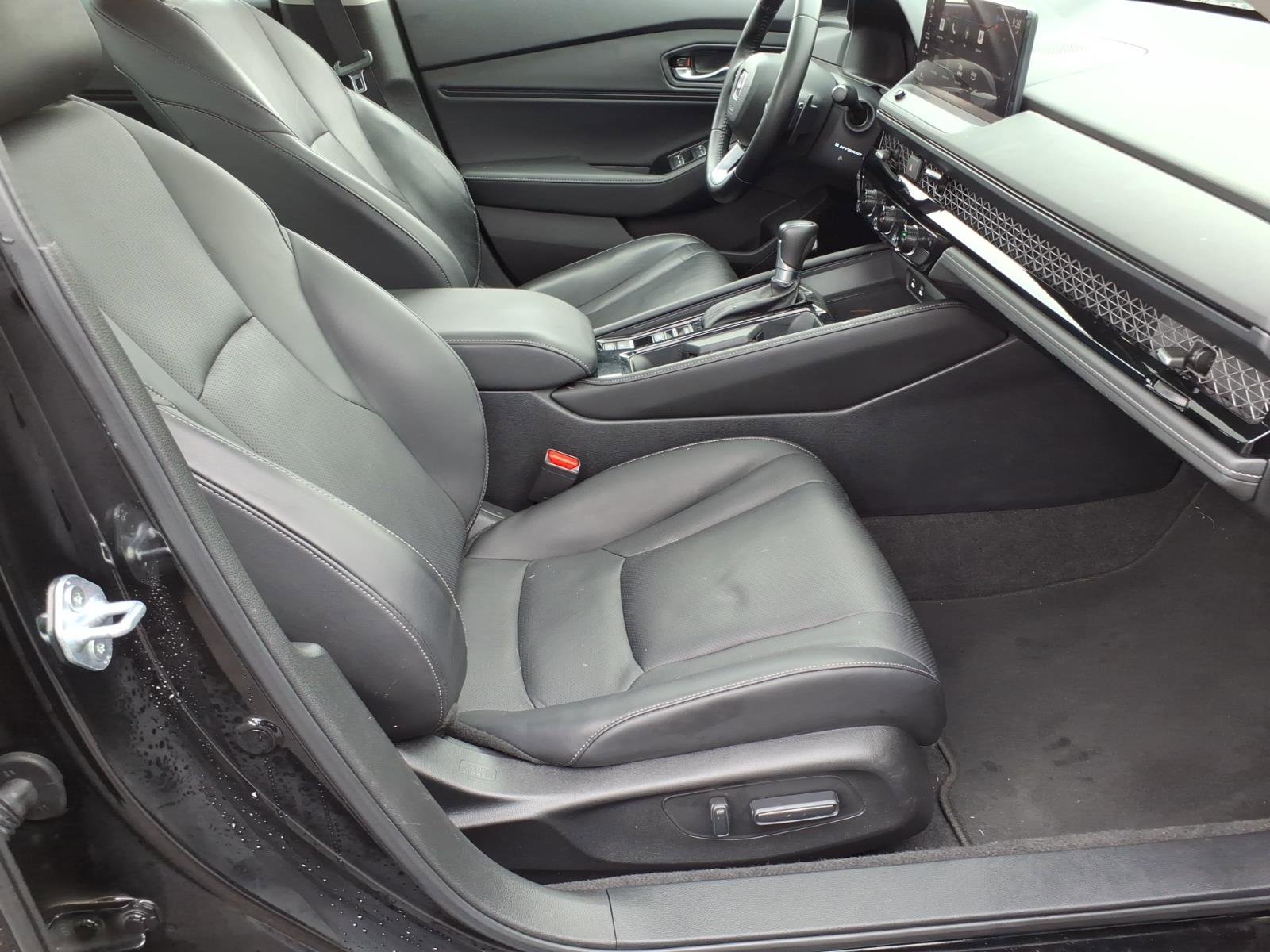 Used 2023 Honda Accord Touring image 9