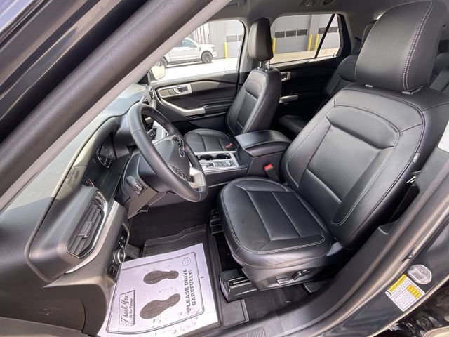 Certified 2023 Ford Explorer XLT w/ Equipment Group 202A AWD/4WD image 13