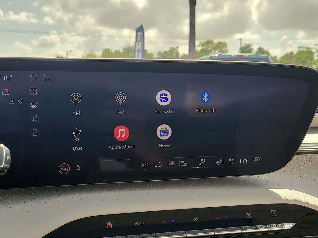 Used 2026 Buick Enclave Avenir w/ Super Cruise Package FWD image 25