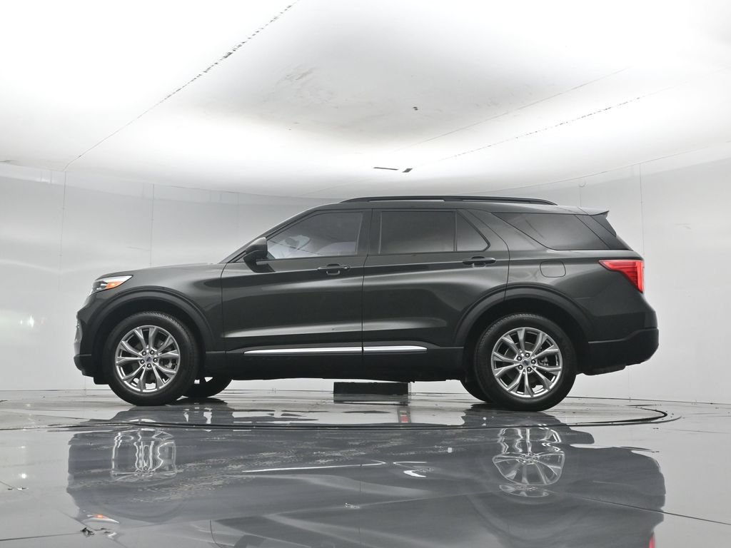 Certified 2023 Ford Explorer XLT w/ Equipment Group 202A AWD/4WD image 54