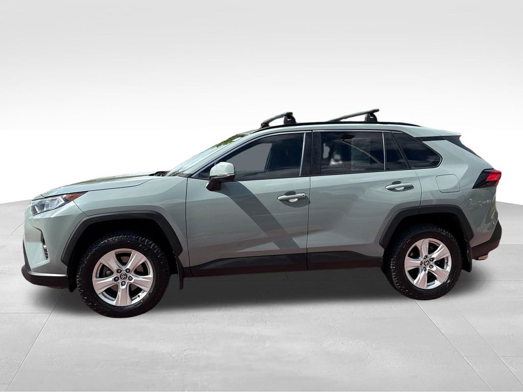Used 2021 Toyota RAV4 XLE AWD/4WD image 5