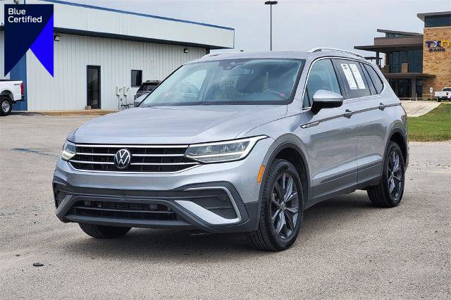 Used 2023 Volkswagen Tiguan SE image 1