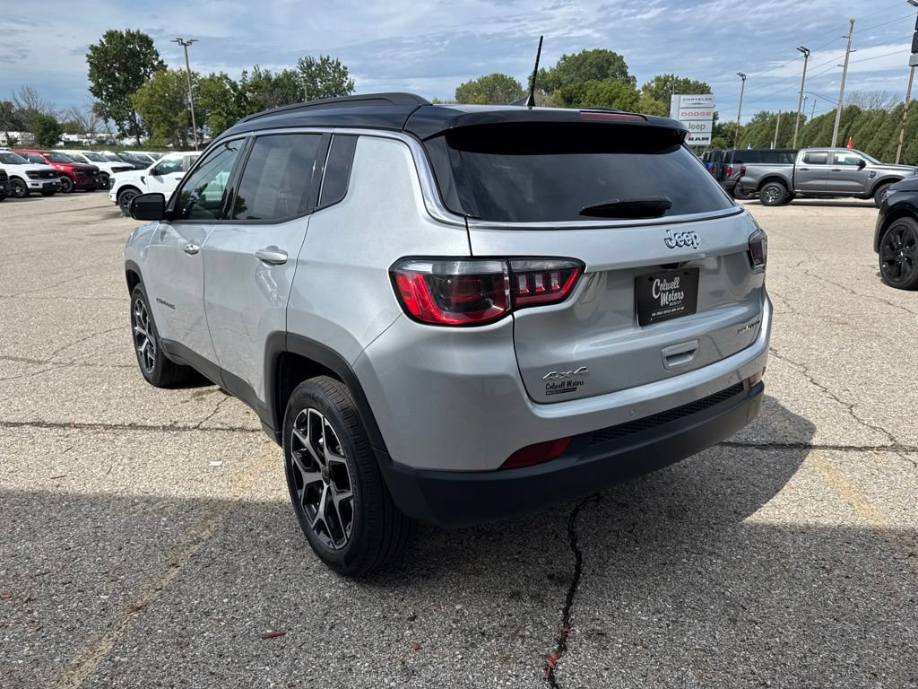 Used 2025 Jeep Compass Limited AWD/4WD image 5