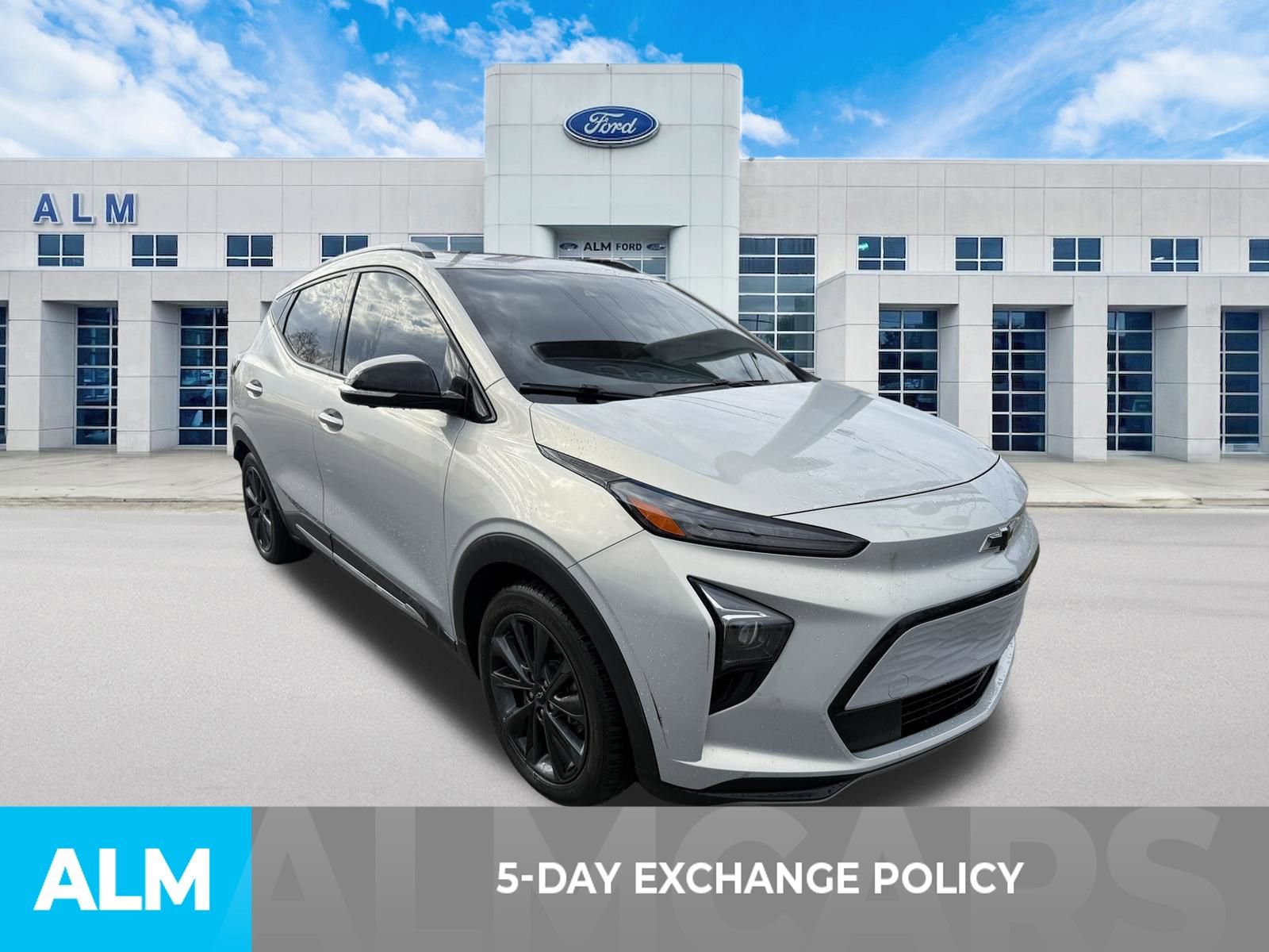 Used 2022 Chevrolet Bolt EUV Premier w/ Launch Edition image 3