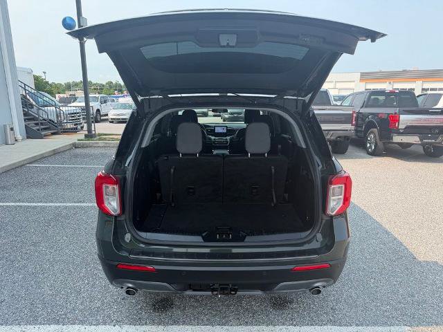 Certified 2022 Ford Explorer XLT w/ Equipment Group 202A AWD/4WD image 9