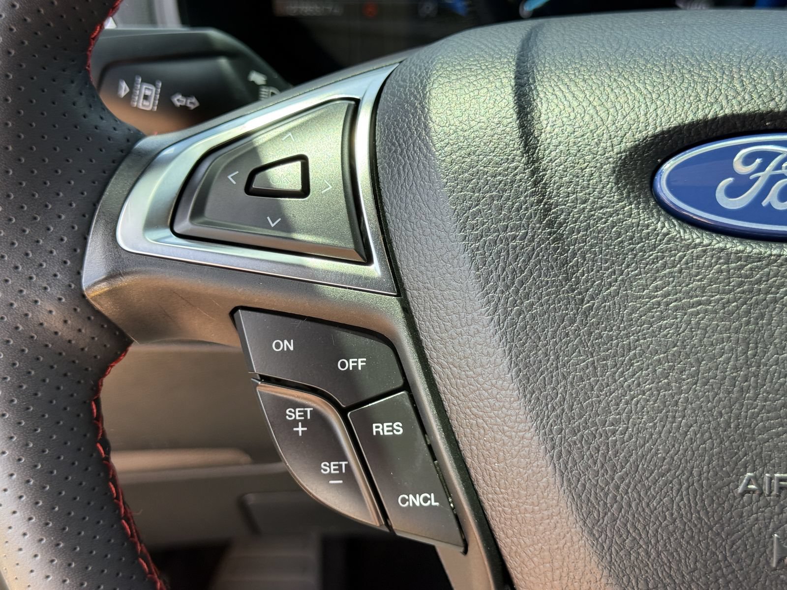 Certified 2024 Ford Edge ST-Line AWD/4WD image 33