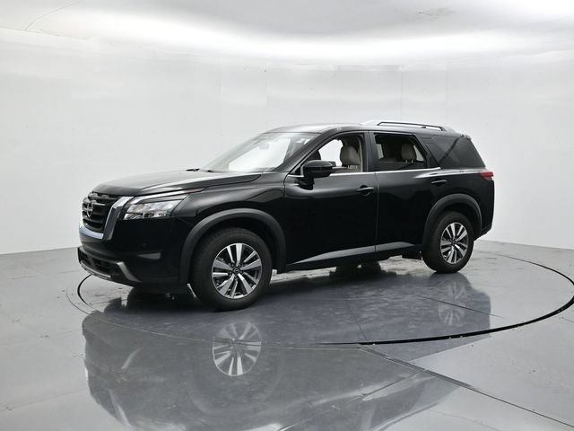 Used 2025 Nissan Pathfinder SL FWD image 5