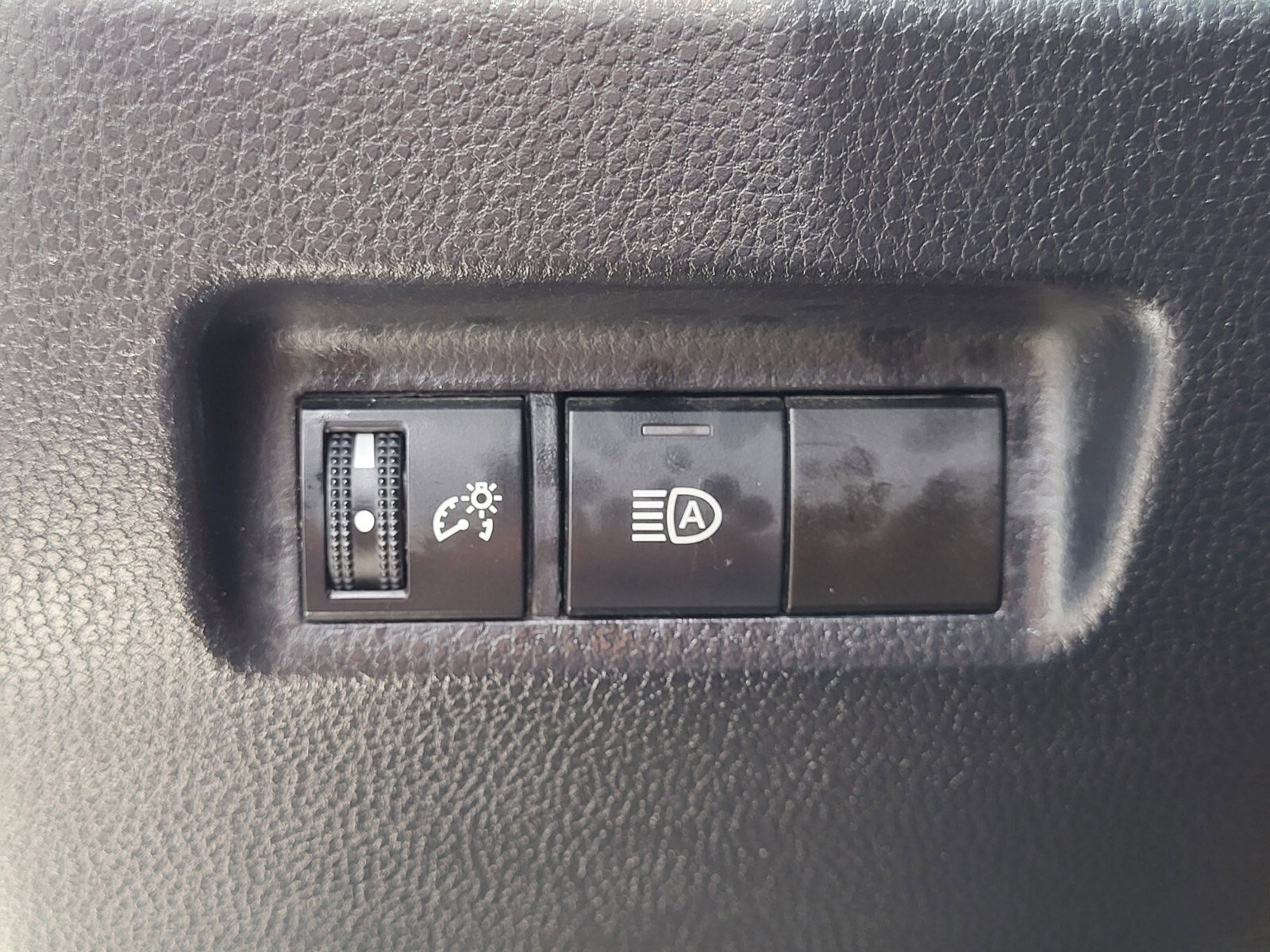 Used 2024 Toyota RAV4 LE FWD image 23