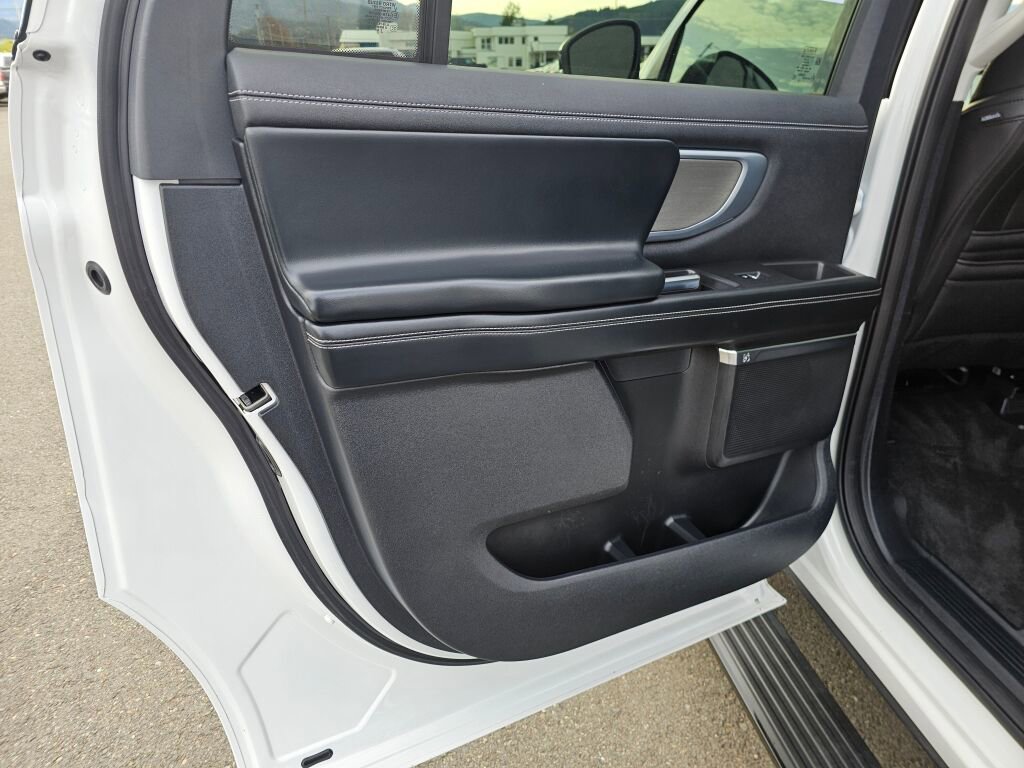 Certified 2025 Ford Expedition Max Platinum image 12