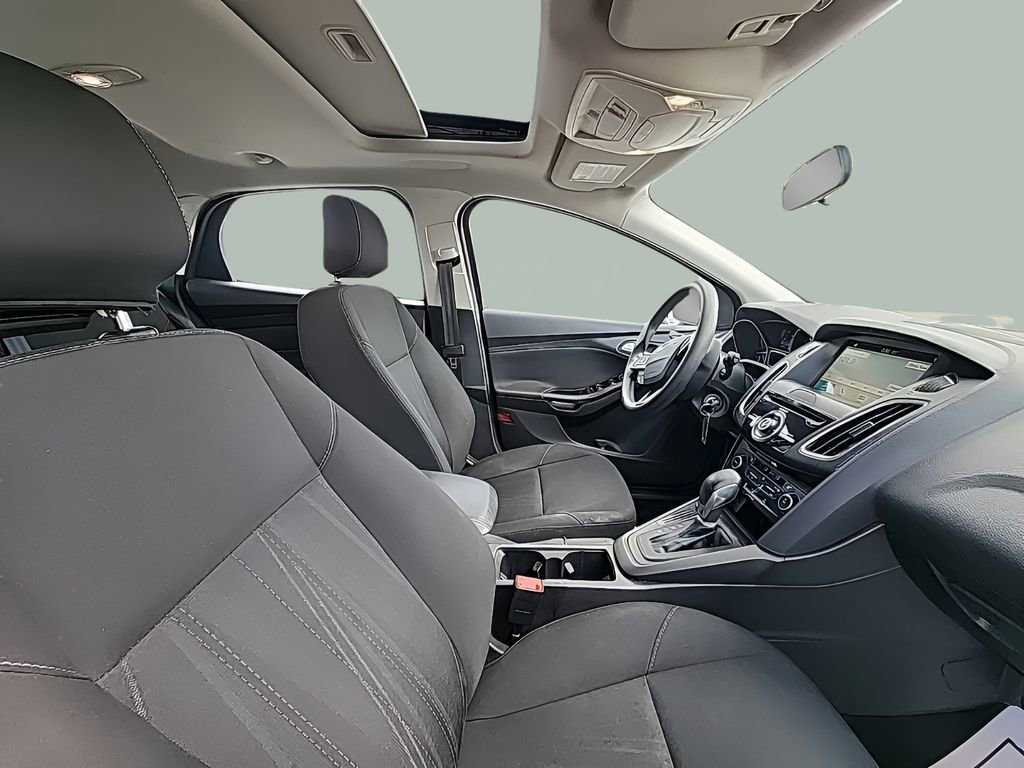 Certified 2018 Ford Focus SEL FWD image 18