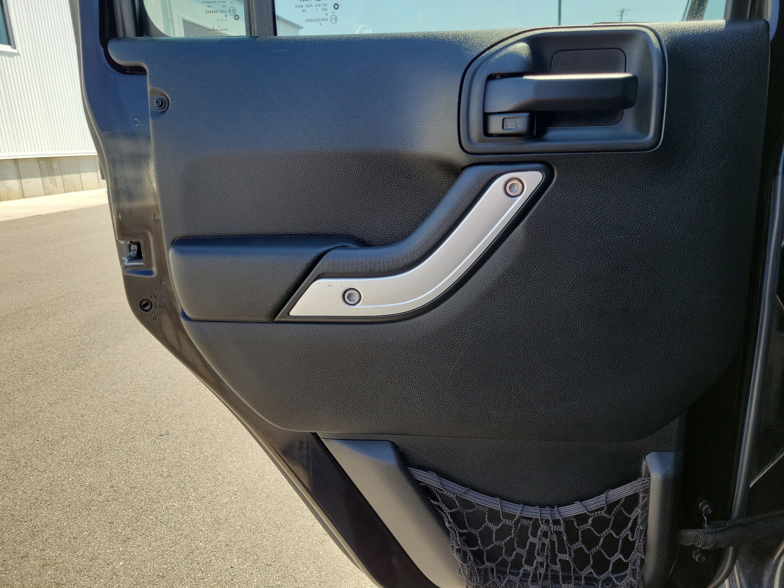 Used 2017 Jeep Wrangler Unlimited Rubicon w/ Connectivity Group AWD/4WD image 7