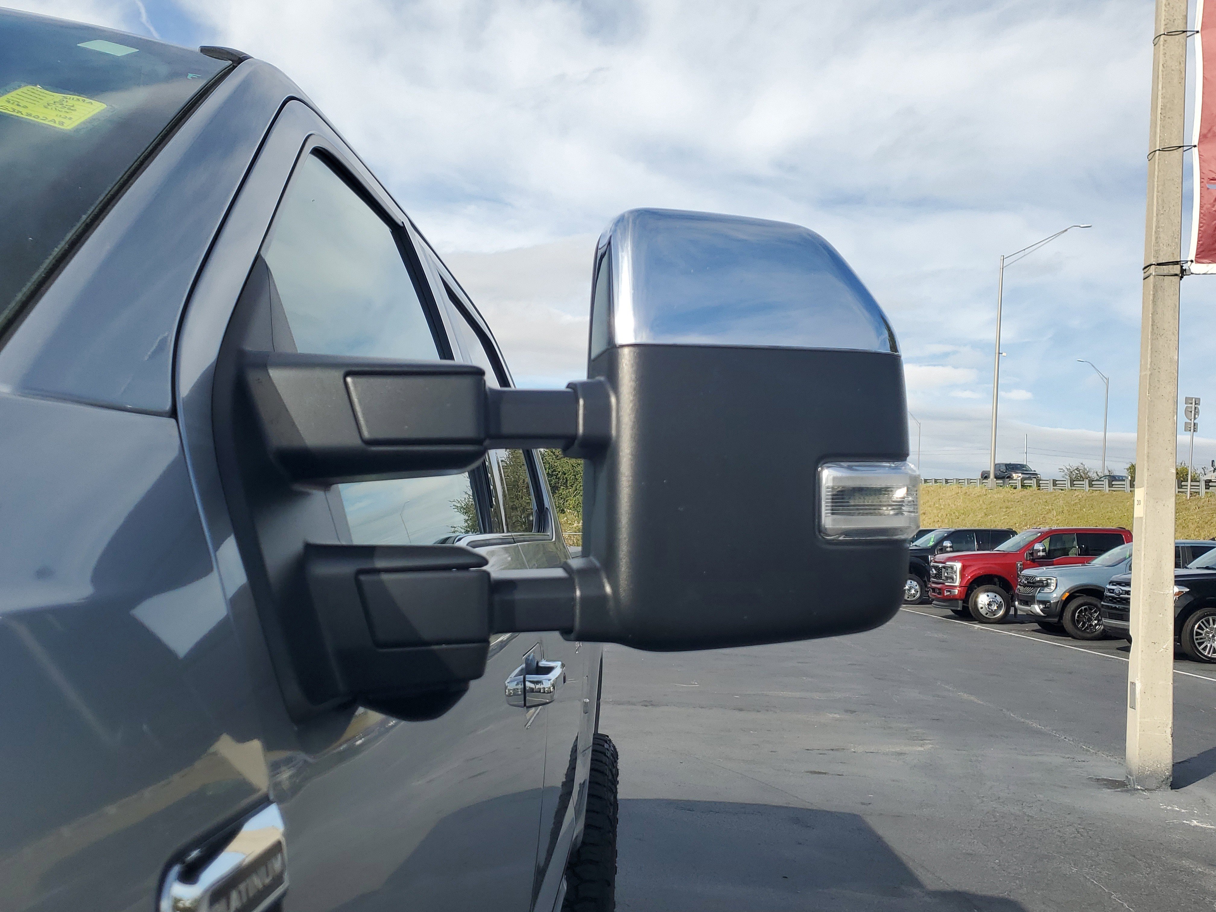 Certified 2021 Ford F250 Platinum w/ FX4 Off-Road Package image 4