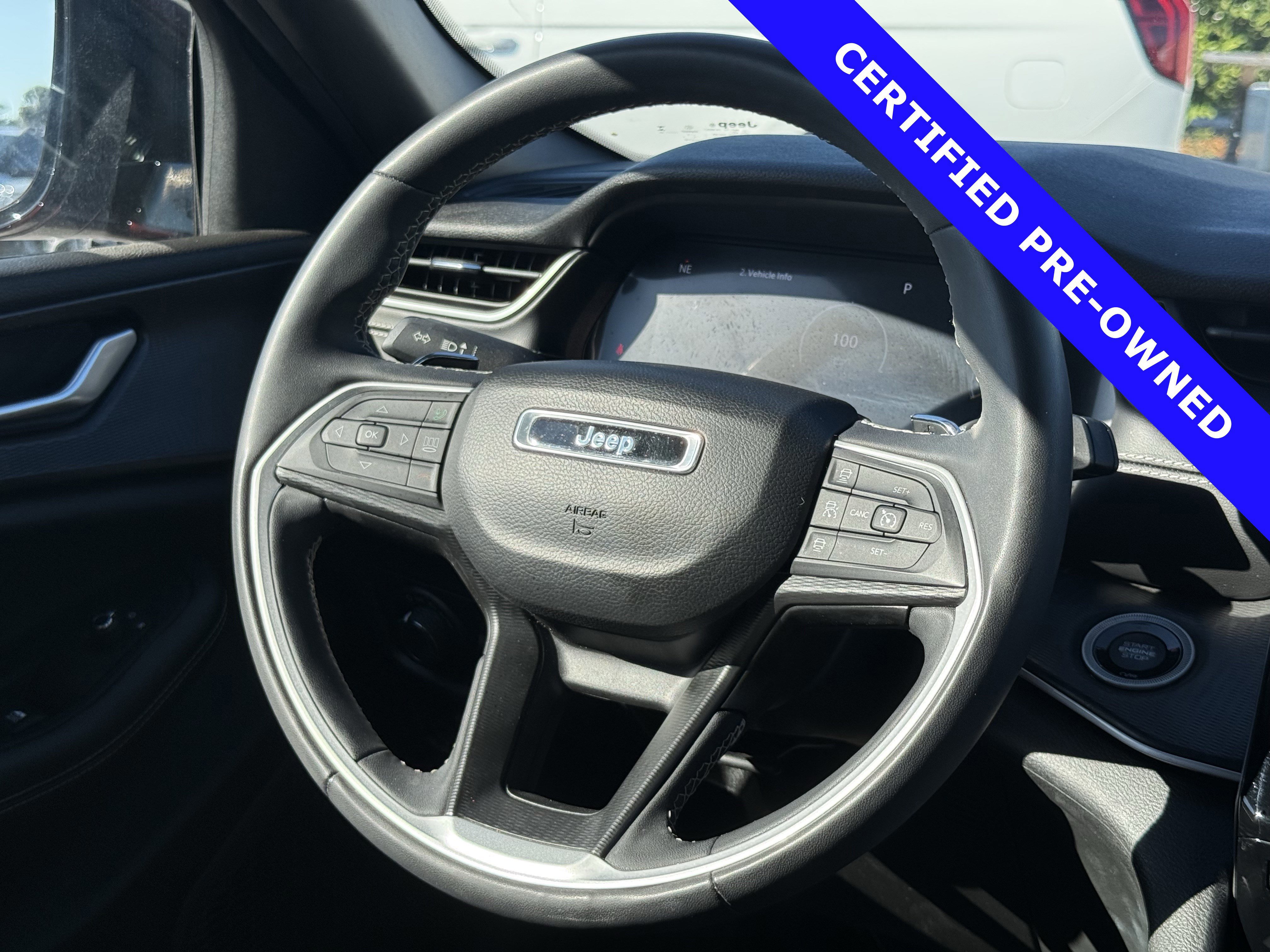 Used 2023 Jeep Grand Cherokee L Laredo image 19