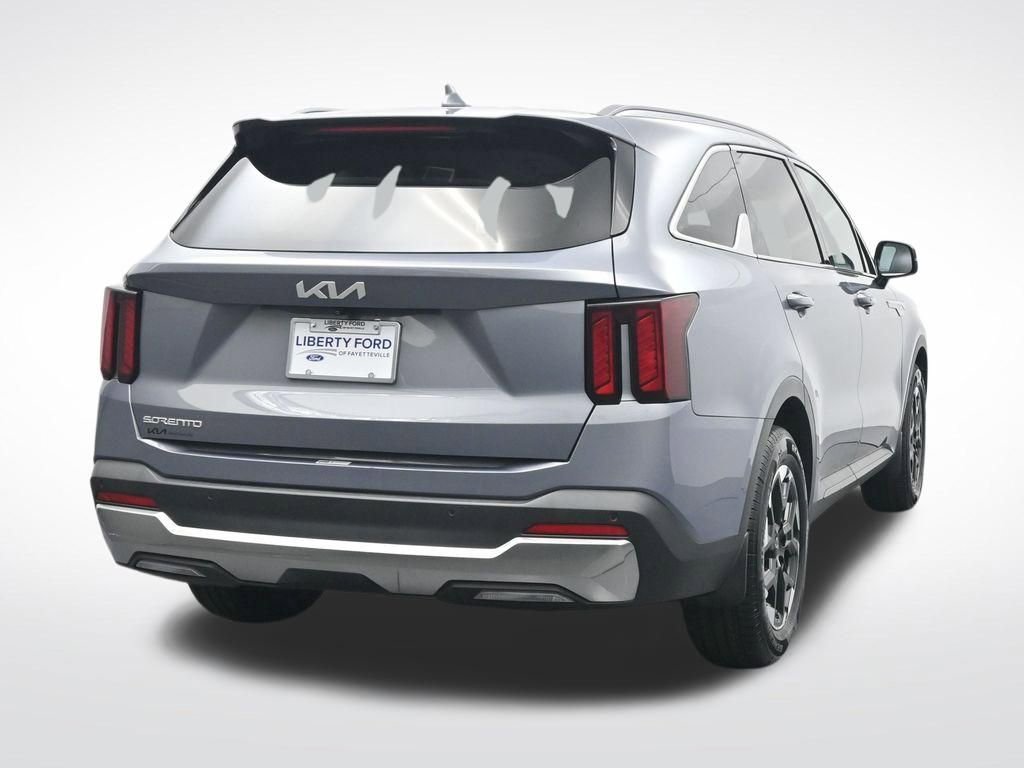Used 2024 Kia Sorento S FWD image 7