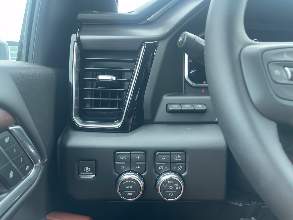 Used 2026 GMC Sierra 2500 Denali Ultimate AWD/4WD image 12