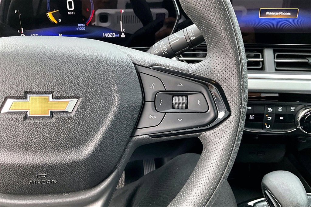 Used 2025 Chevrolet Trax LT image 18
