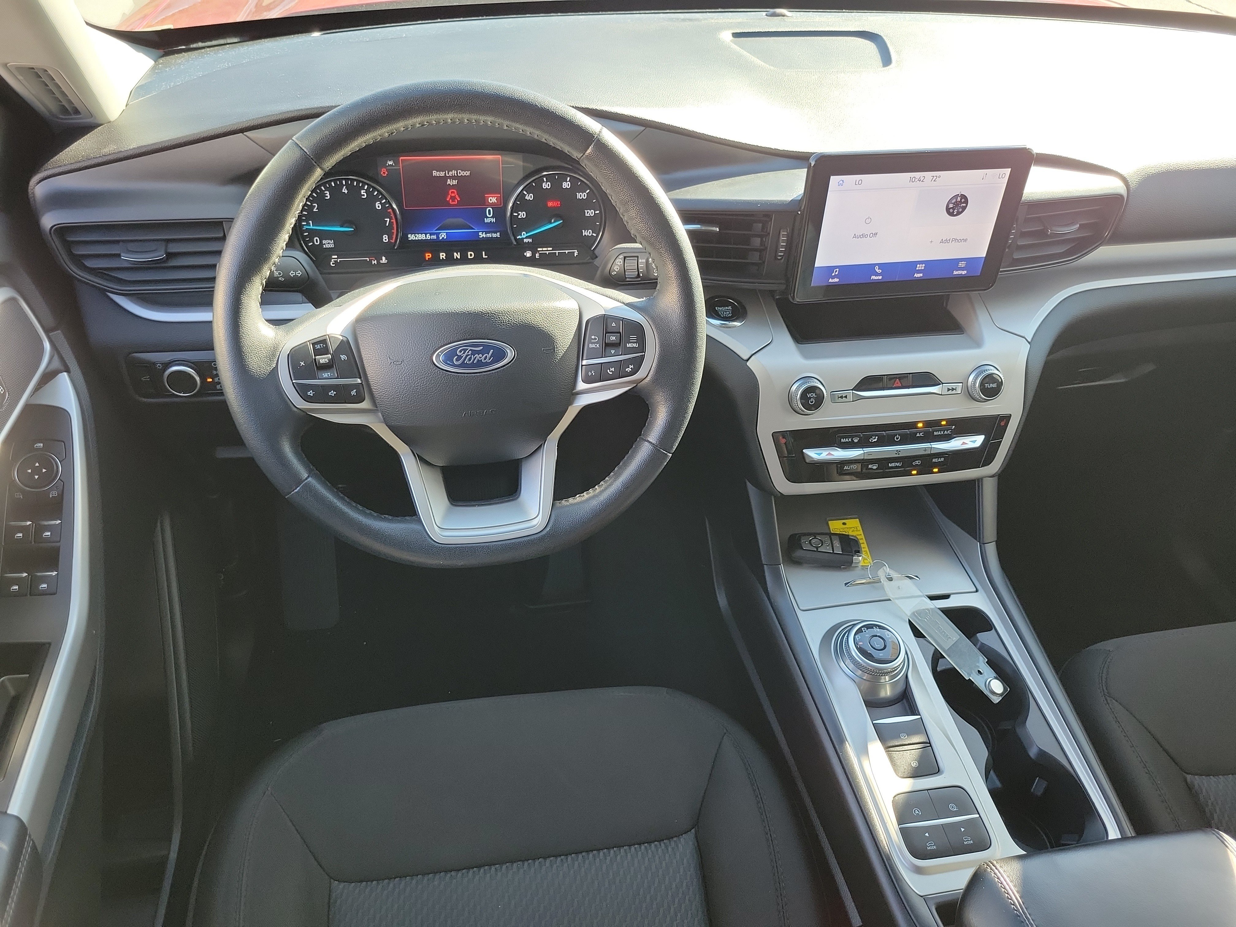 Certified 2024 Ford Explorer XLT RWD image 4