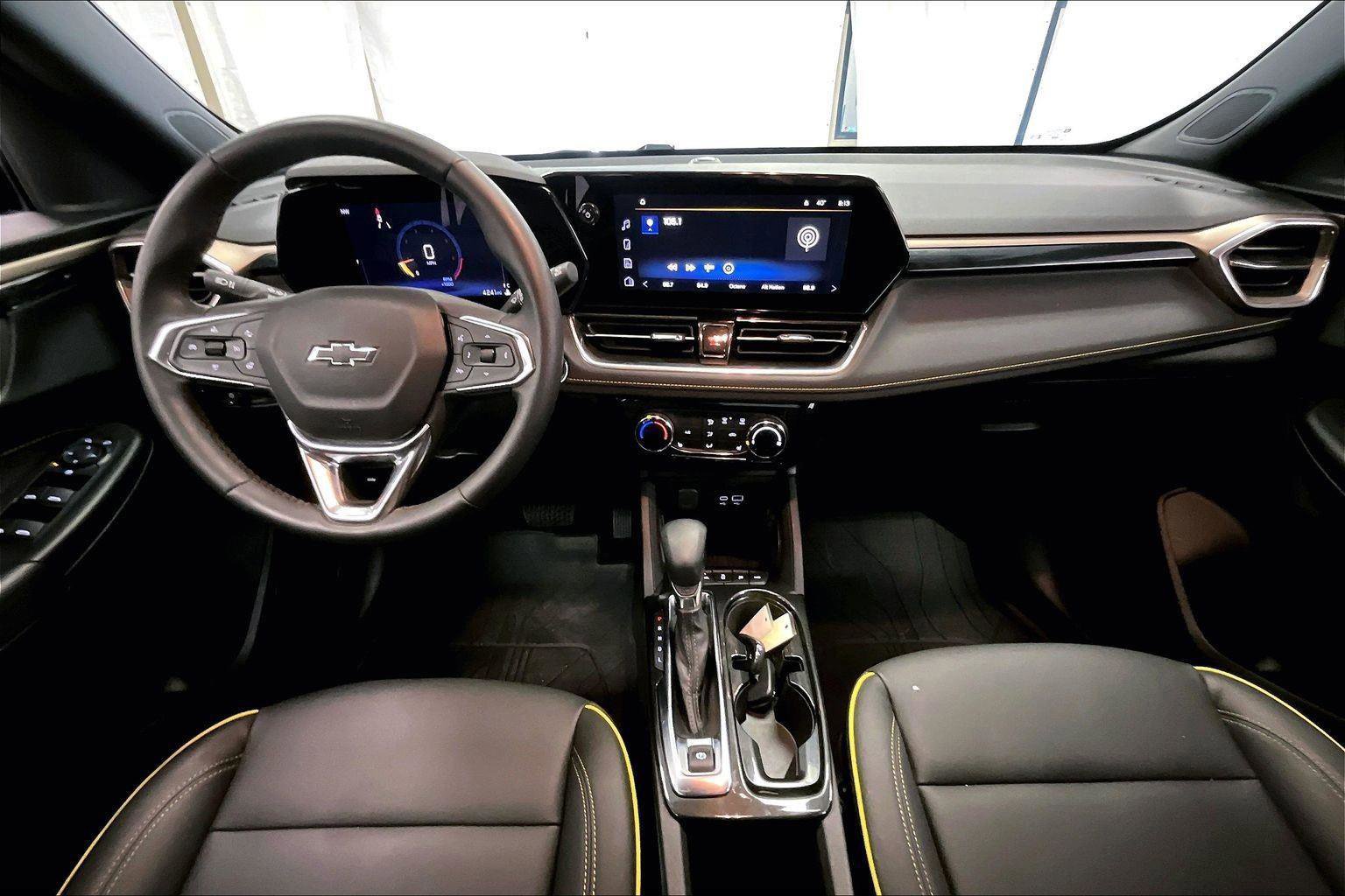 Used 2025 Chevrolet TrailBlazer ACTIV w/ Driver Confidence Package image 14