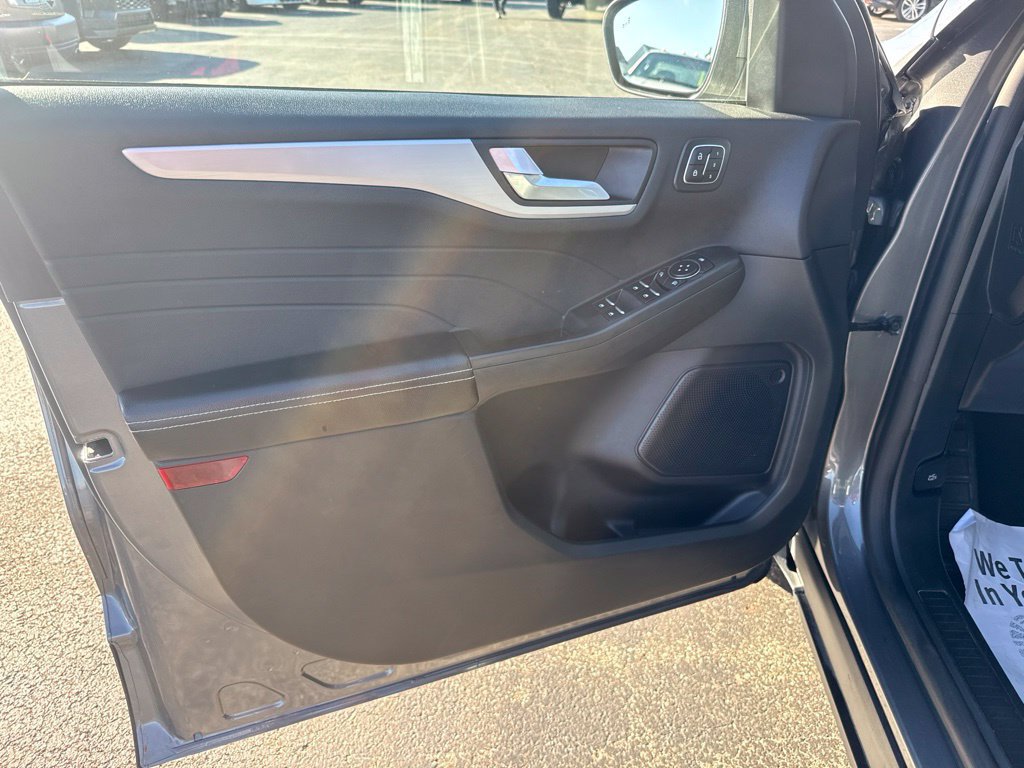 Certified 2024 Ford Escape Platinum AWD/4WD image 19