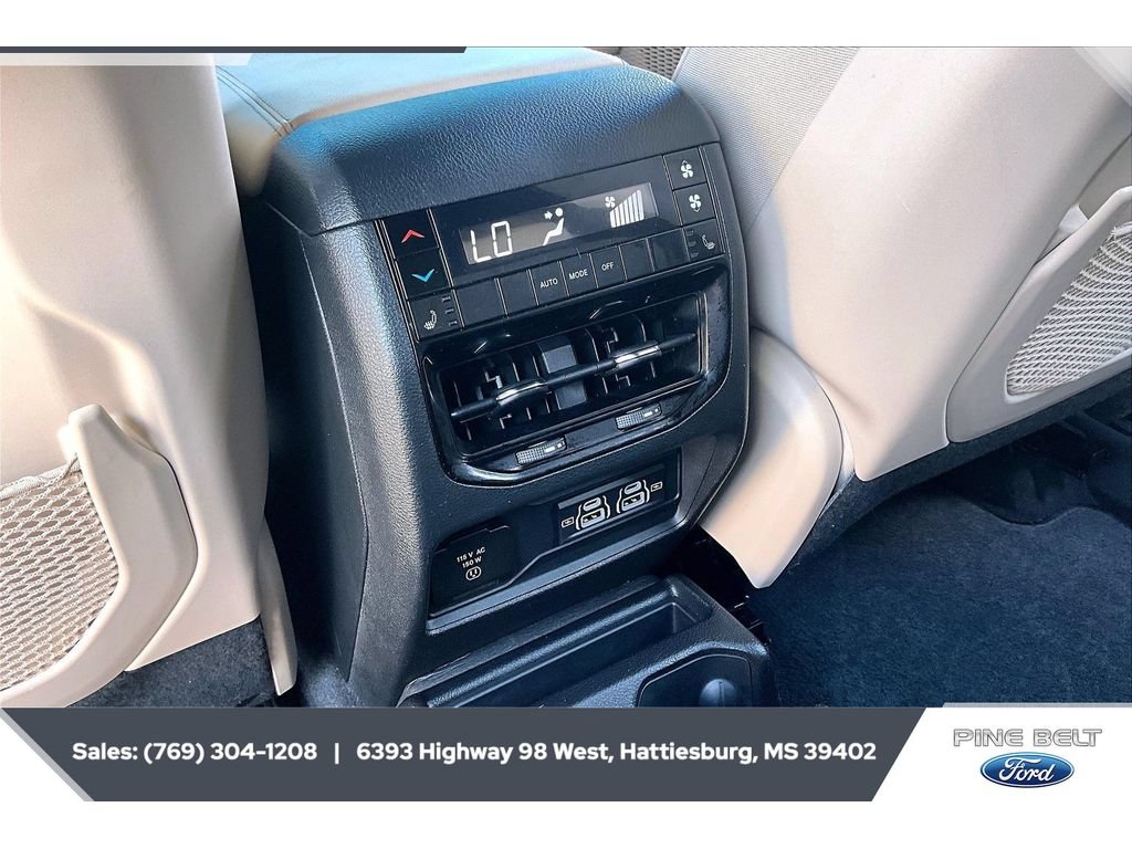 Used 2025 Jeep Grand Cherokee L Limited w/ Luxury Tech Group II RWD image 25
