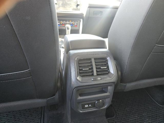 Used 2022 Volkswagen Tiguan SE AWD/4WD image 23