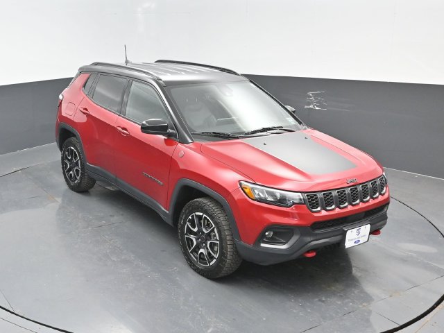 Used 2025 Jeep Compass Trailhawk AWD/4WD image 20