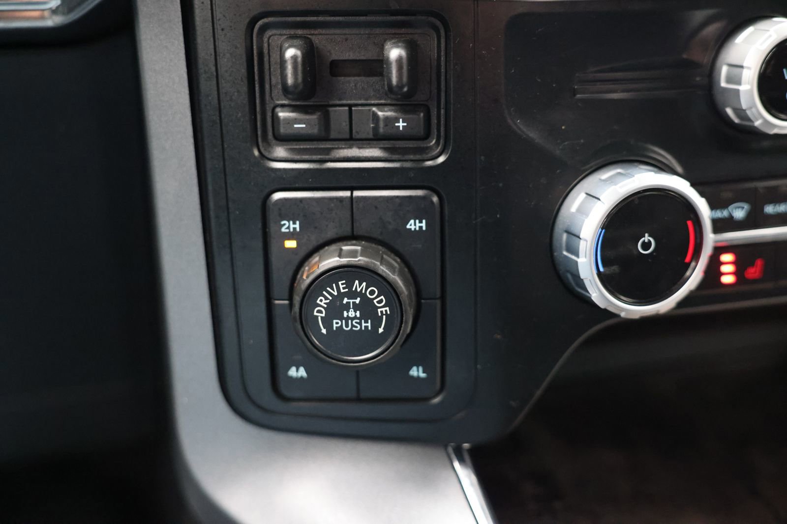 Certified 2023 Ford F150 Lariat w/ Equipment Group 502A High image 26