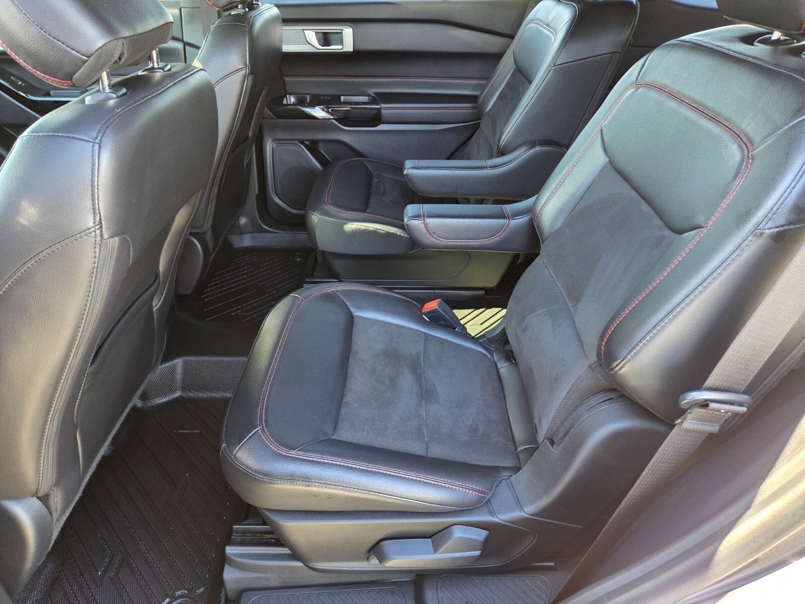 Certified 2022 Ford Explorer ST-Line w/ Class IV Trailer Tow Package image 11