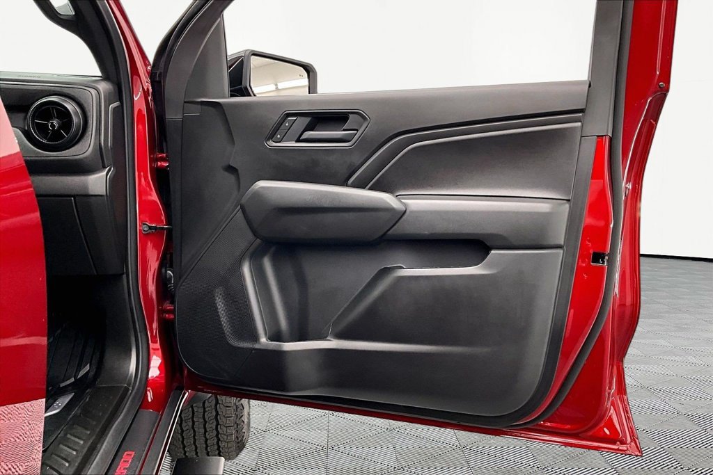 Used 2026 Chevrolet Colorado Trail Boss AWD/4WD image 25