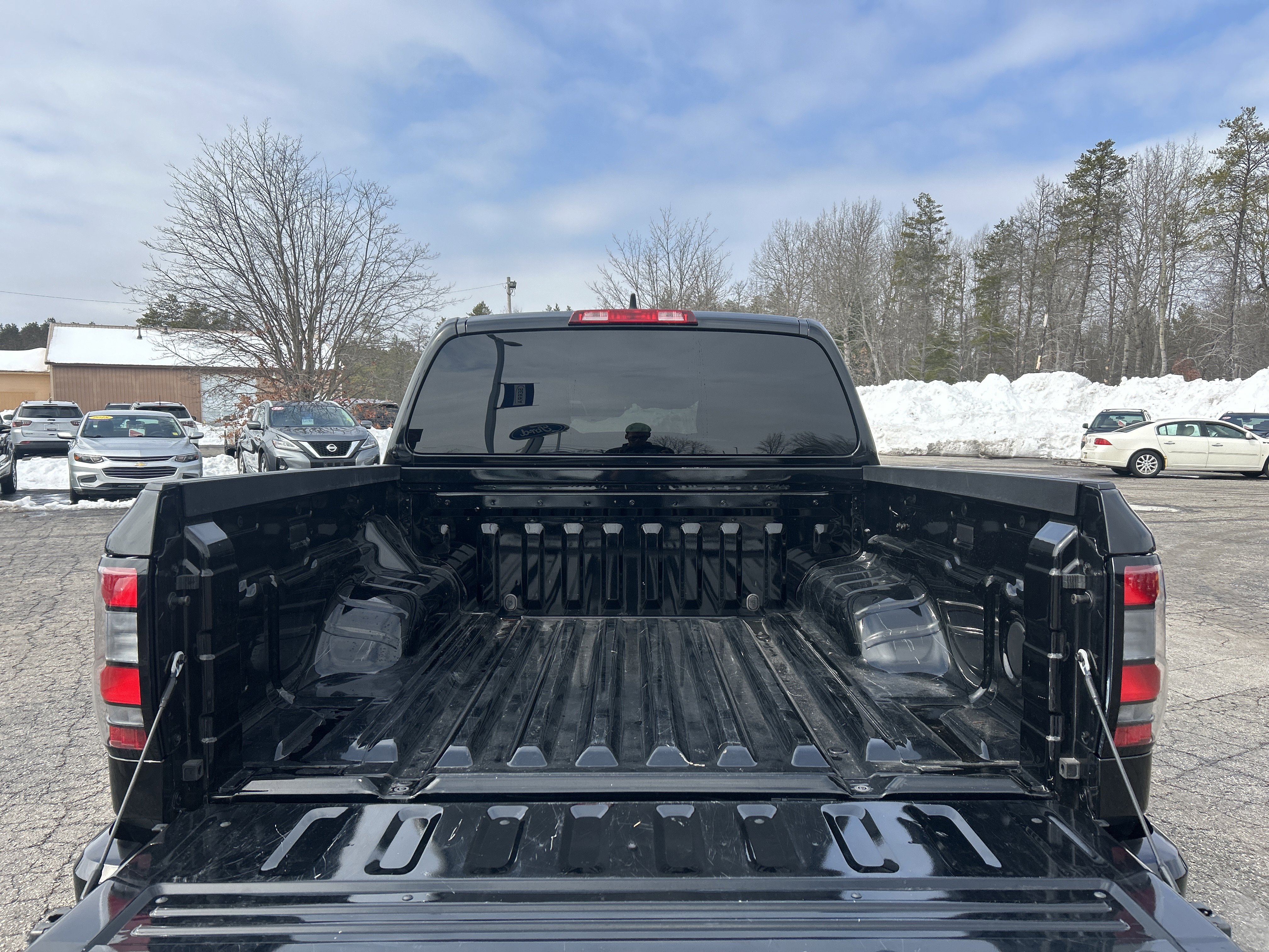 Used 2023 Nissan Frontier SV w/ Midnight Edition Package image 10