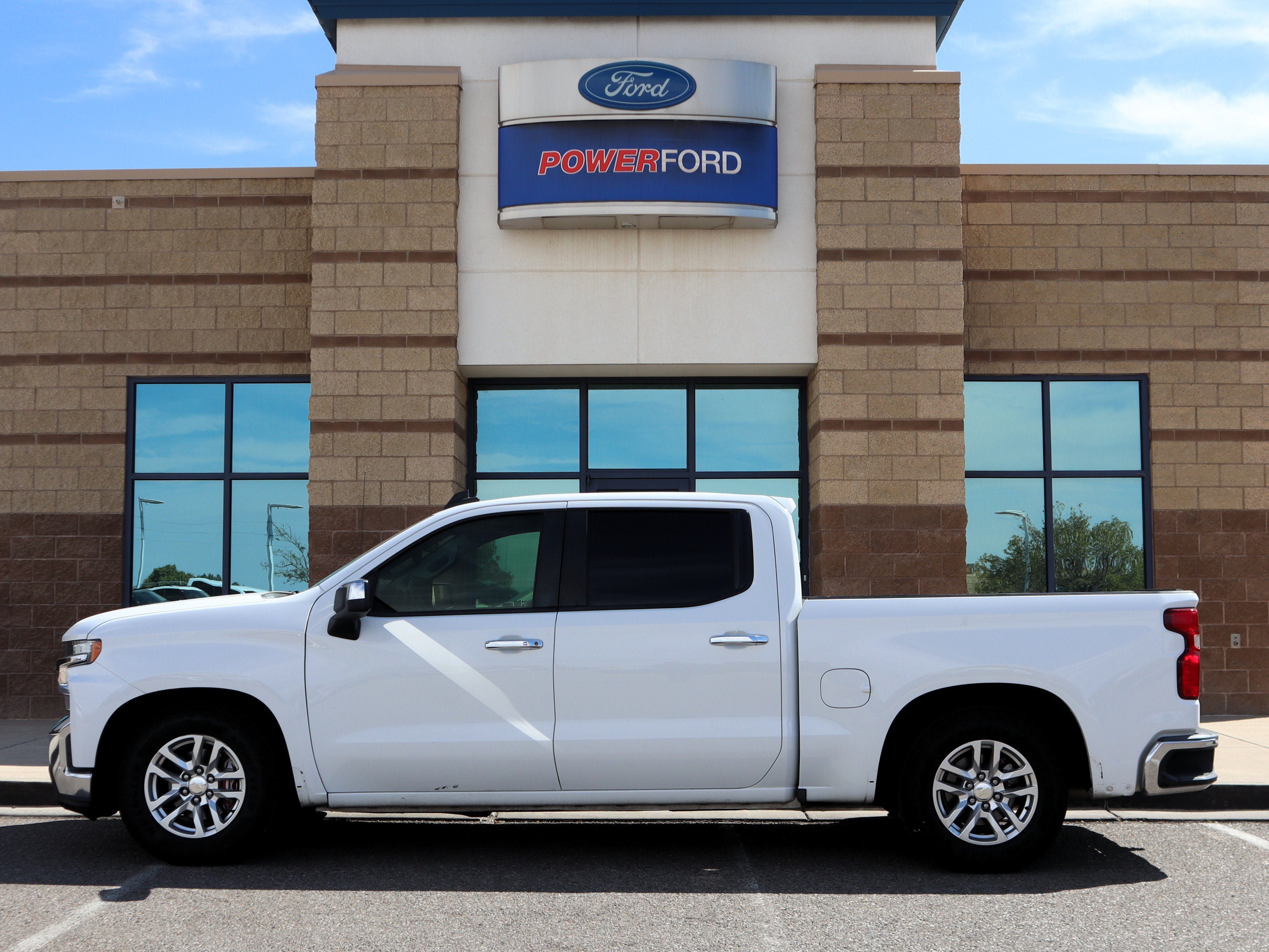 Used 2020 Chevrolet Silverado 1500 LT w/ All-Star Edition AWD/4WD image 9