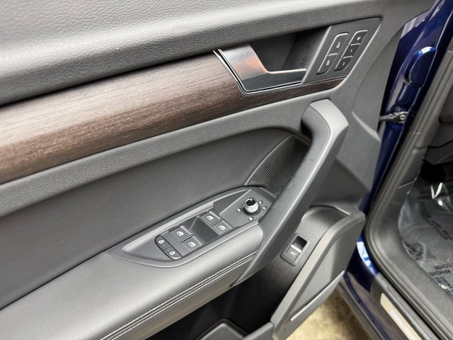 Used 2024 Audi Q5 2.0T Premium Plus image 12