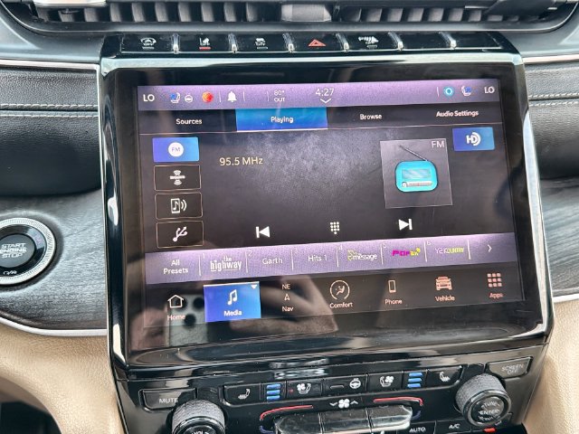 Used 2021 Jeep Grand Cherokee L Limited w/ Luxury Tech Group II AWD/4WD image 16