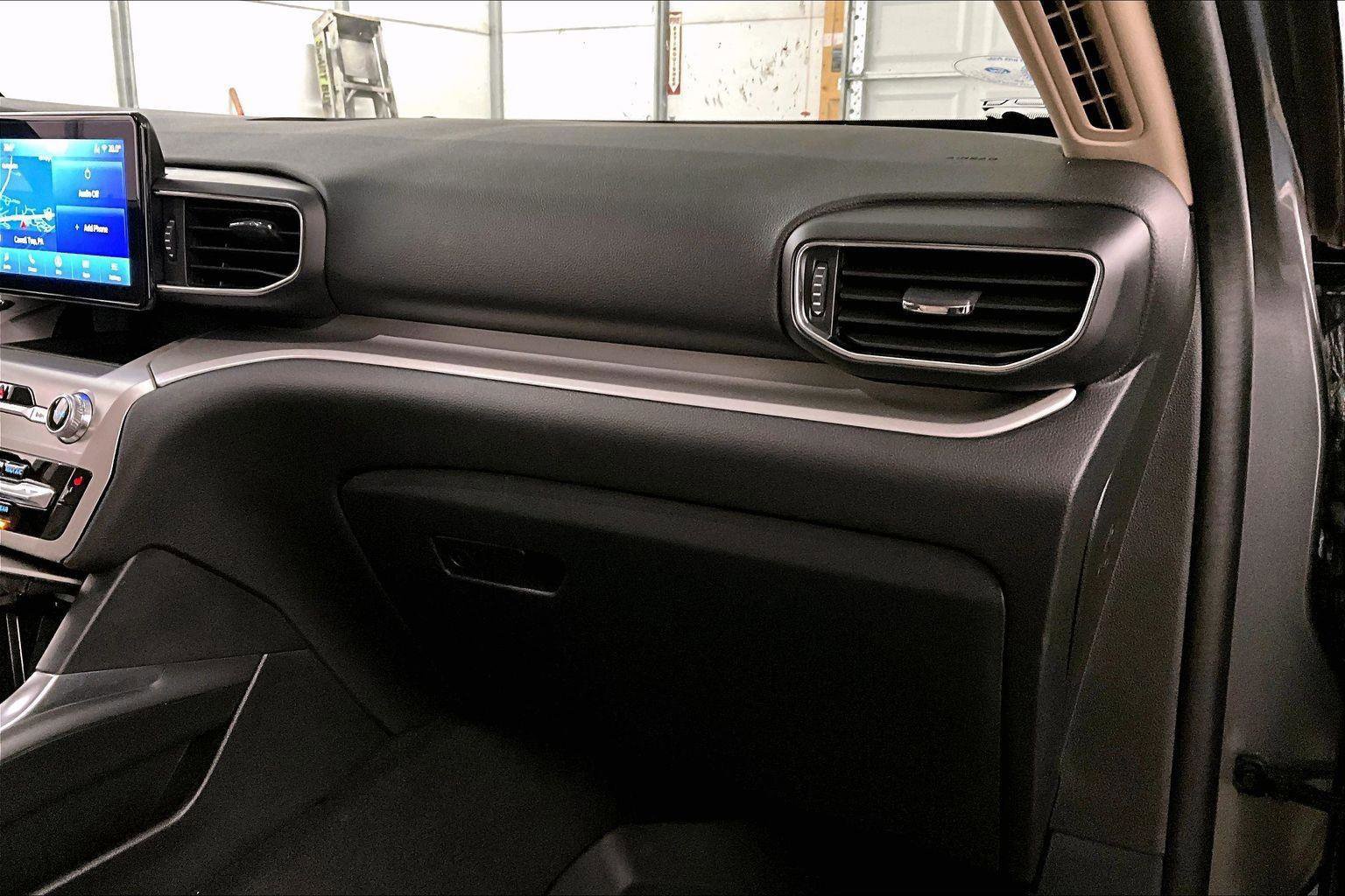 Certified 2022 Ford Explorer XLT w/ Equipment Group 202A image 15